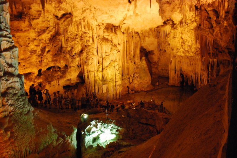 nettunosgrotto24.jpg