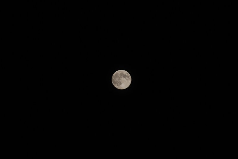 themoon4.jpg